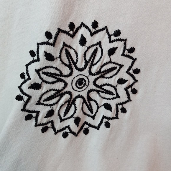 Johnny Was Short Oversized Embroidered Kimono Top - Picture 3 of 12